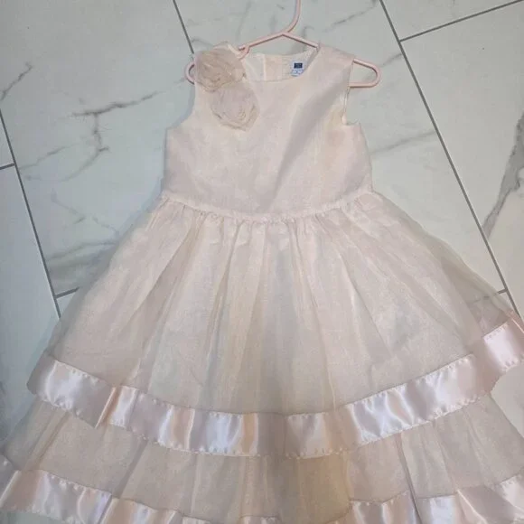 Dress - Picture 5 of 6